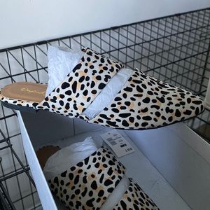 Leopard mules